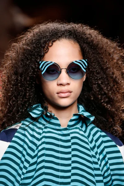 Look 17